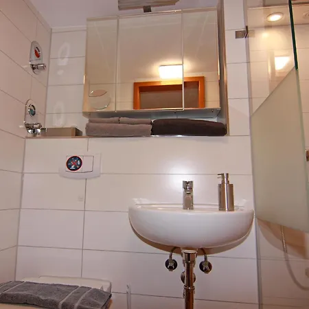 Luxurious In Ostseebad With Garden Apartament *