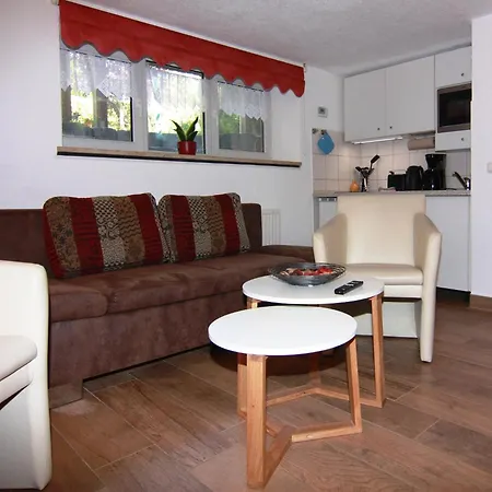Apartment Luxurious In With Garden